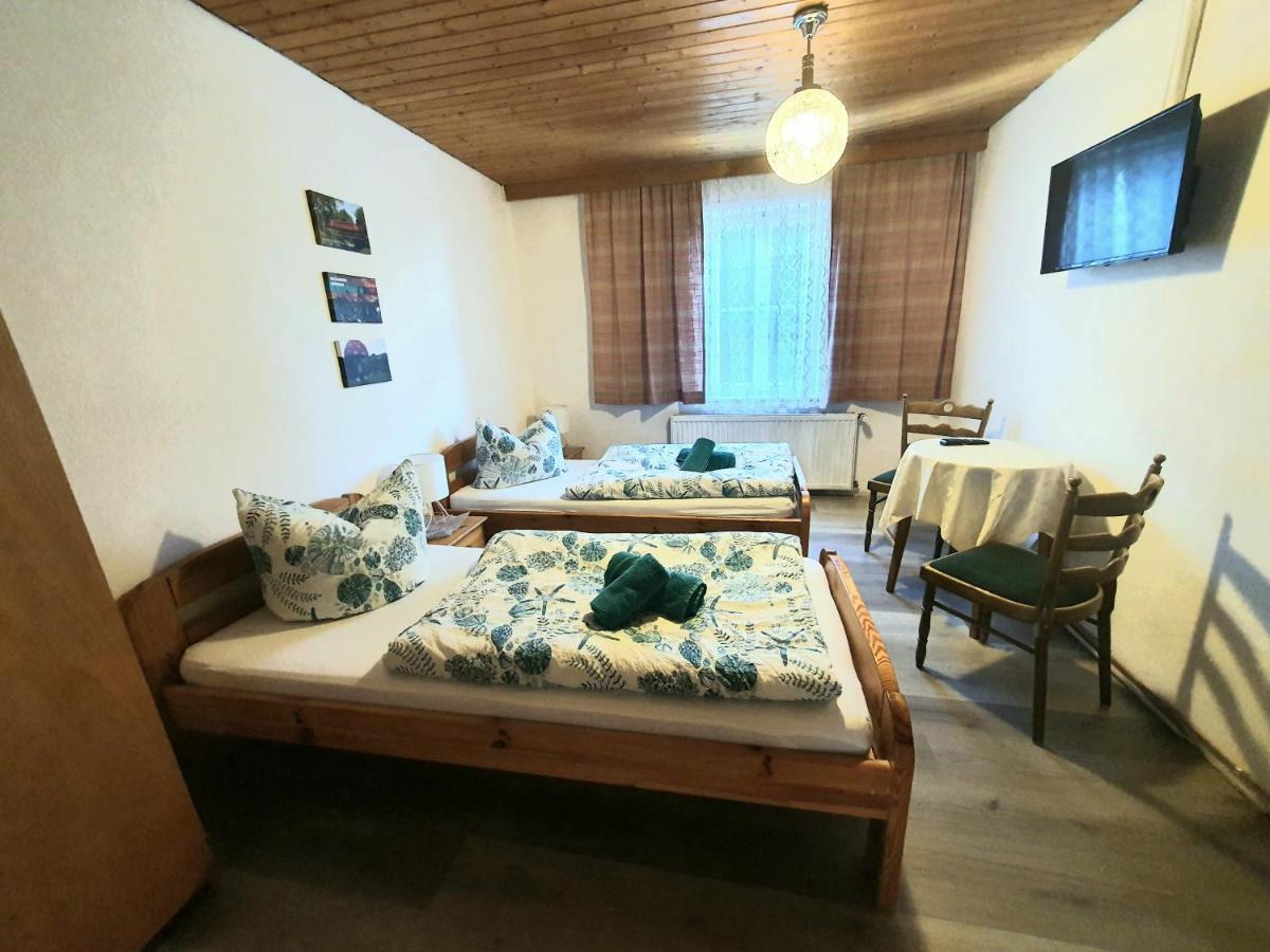Gaestehaus Weisses Lamm - Monteurzimmer Nordhalben Buitenkant foto